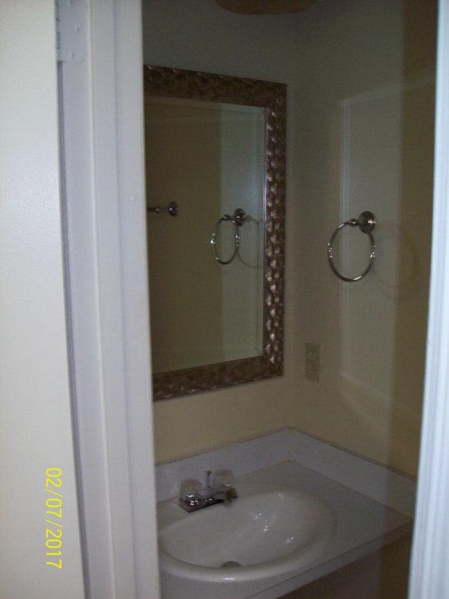 2 BR TH 1 1/2 BATH - Quinn Court Apartments