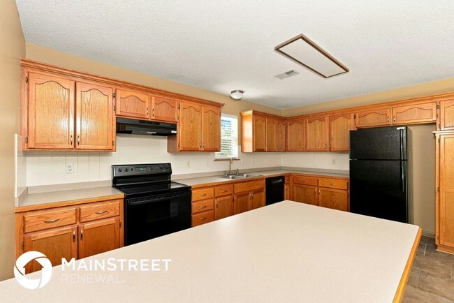 Photo - 310 E Elm St