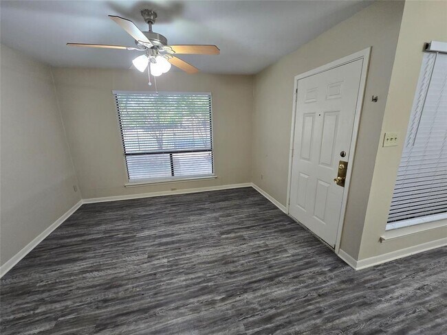 Photo - 1705 Crossing Pl Unit 108A