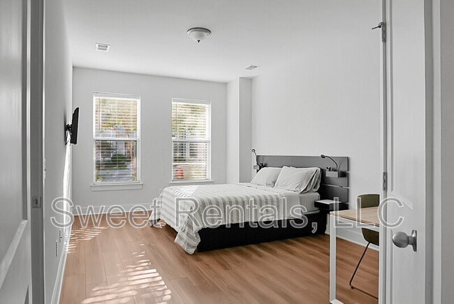 Photo - 4565 Mixson Ave