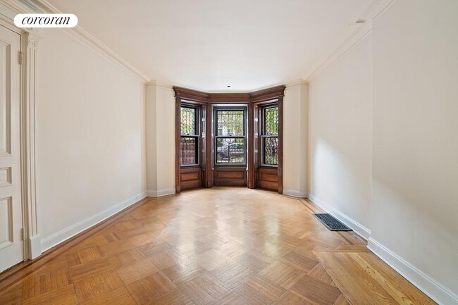 Building Photo - 543 3rd St Rental