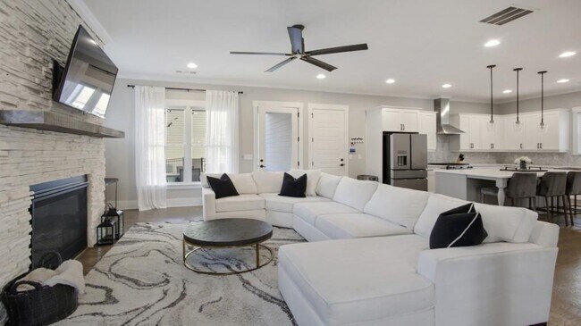 Photo - 1950 Westside Blvd NW