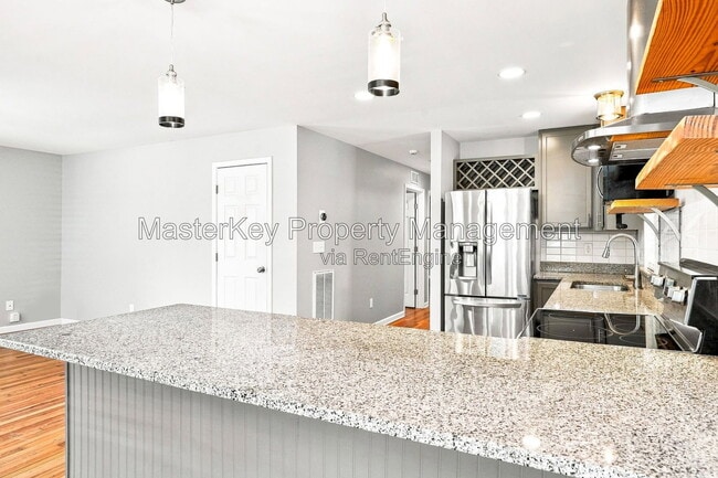 Photo - 1118 S State St