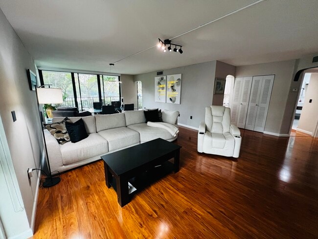 Photo - 1201 River Reach Dr Unidad 110