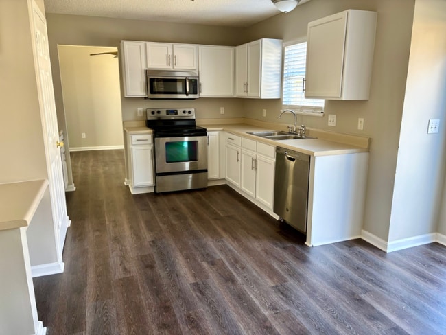 Photo - 169 Walkbridge Way