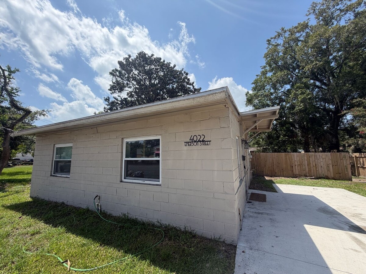 Coming Soon | Flexible Residential or Commercial Leasing Opportunity! - Coming Soon | Flexible Residential or Commercial Leasing Opportunity!