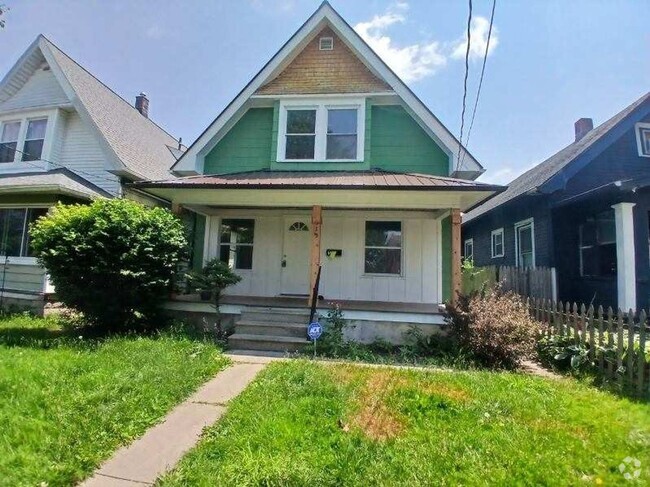 Building Photo - 4 Bed 1 Bath Rental