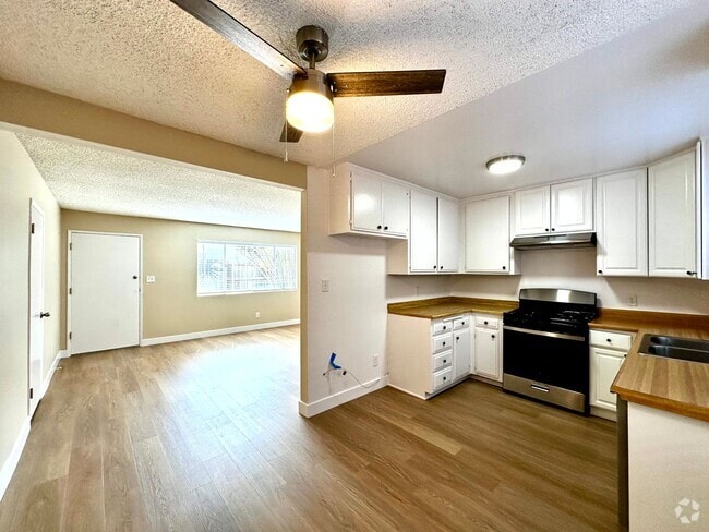 Building Photo - 9618 Pacific Ave Unit #1 Rental