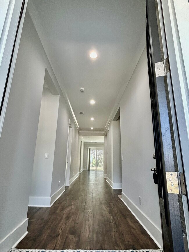 Photo - 1214 Laurel Oak Ave