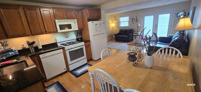 Photo - 89 Ashworth Ave Unit 8