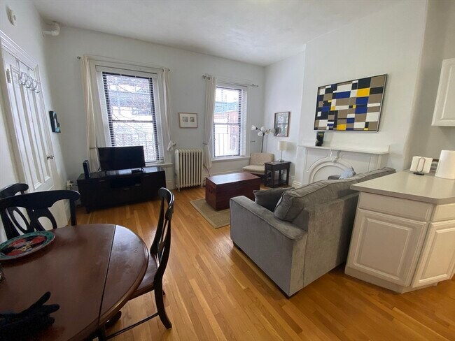 Building Photo - 670 Tremont St Unit 6 Rental
