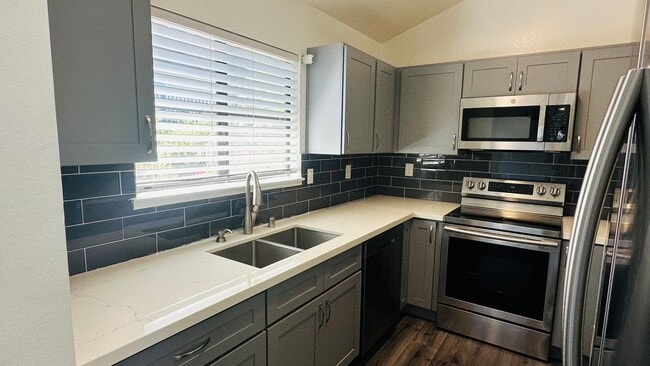 Photo - 23460 Lakeridge Ave