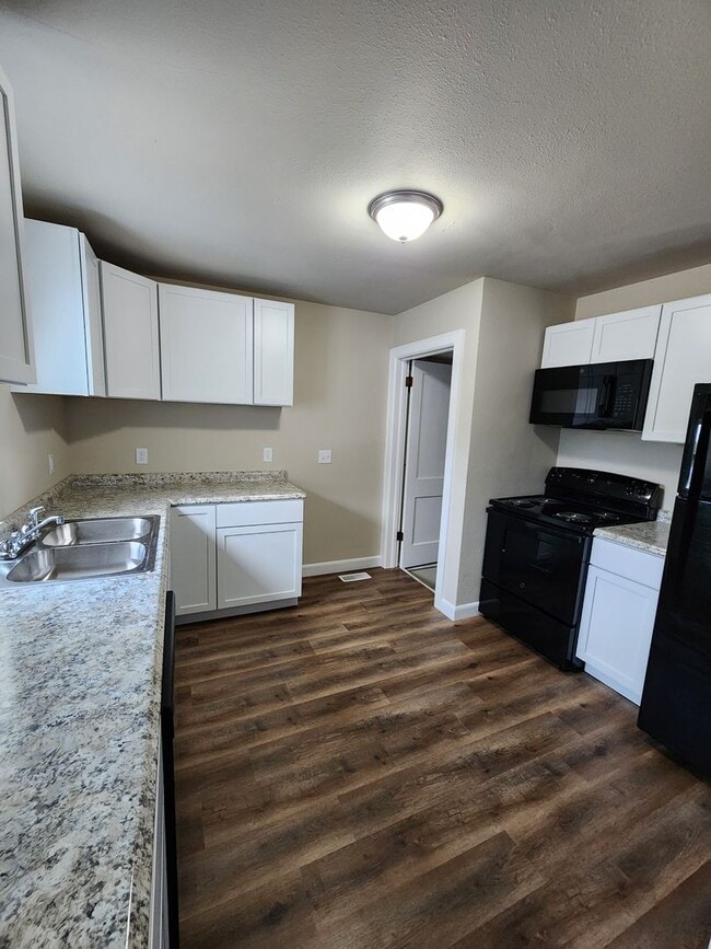 Photo - 3 Bedroom 1 Bath Home