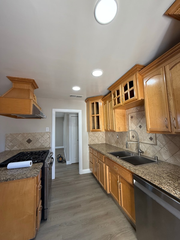 Photo - 3800 Monitor St