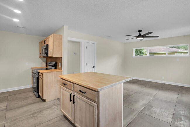 Photo - 28 Gerald Dr