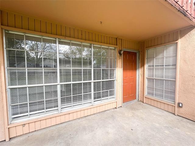 Building Photo - 800 N Clay St Unit E14
