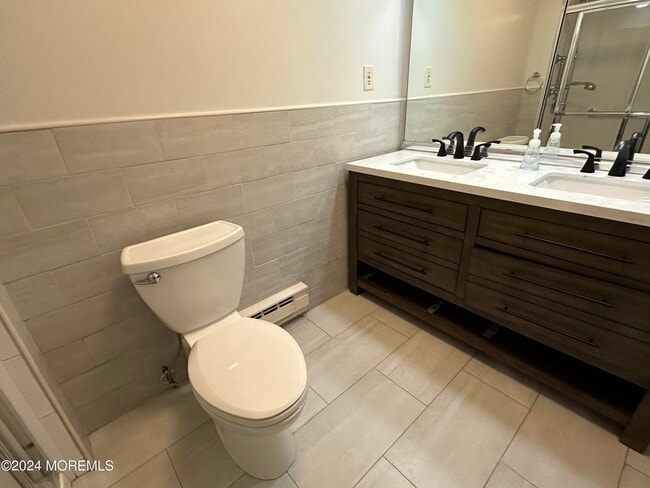 Photo - 120 Amberly Dr Unit B