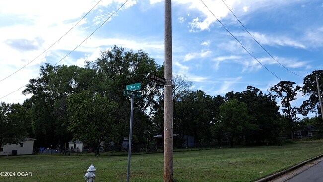 Photo - 126 S St Louis Ave