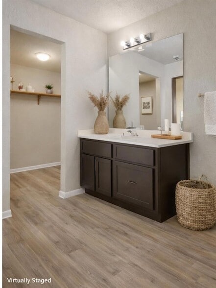 Photo - 13205 Henneman Dr