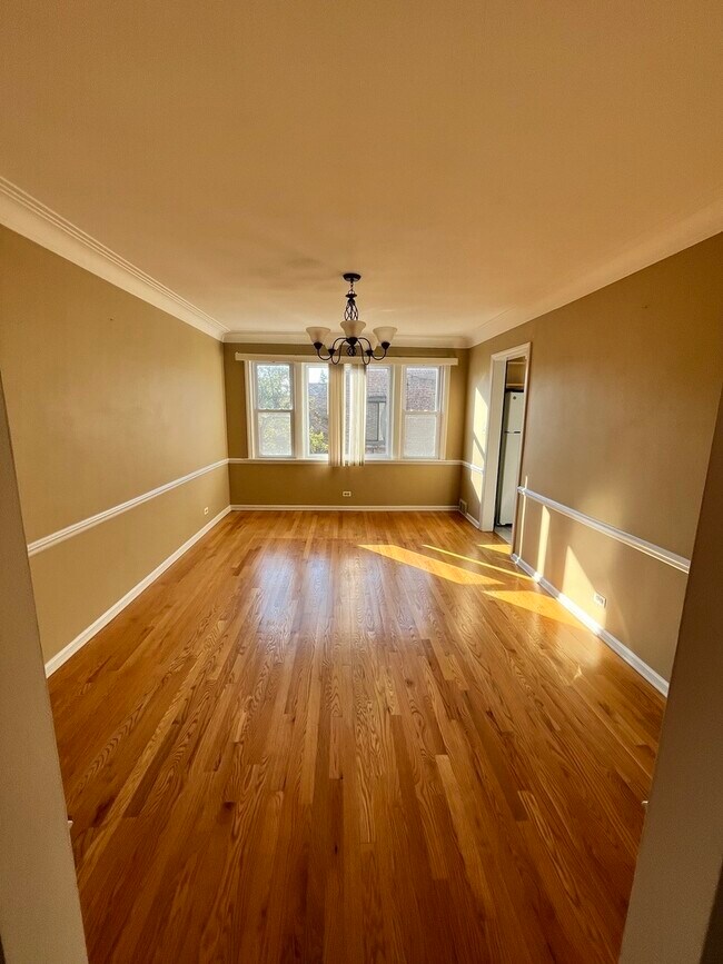 Photo - 2553 W North Shore Ave