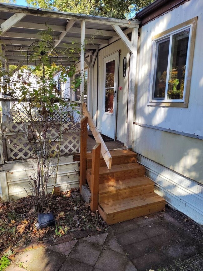 Photo - 1819 Green Siding Rd