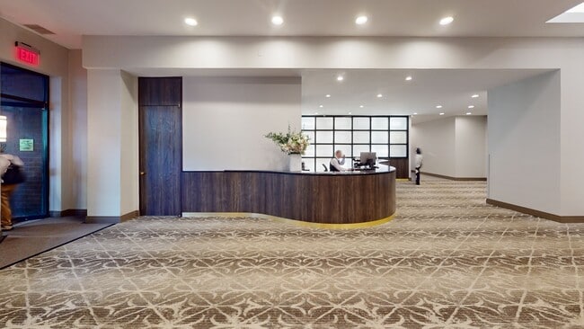 Photo - Normandie Court