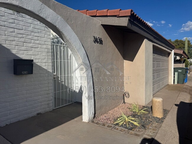 2638 E Roma Ave