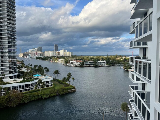 Building Photo - 20515 E Country Club Dr Unit 1041 Rental