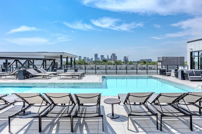 Building Photo - 4th & 5th