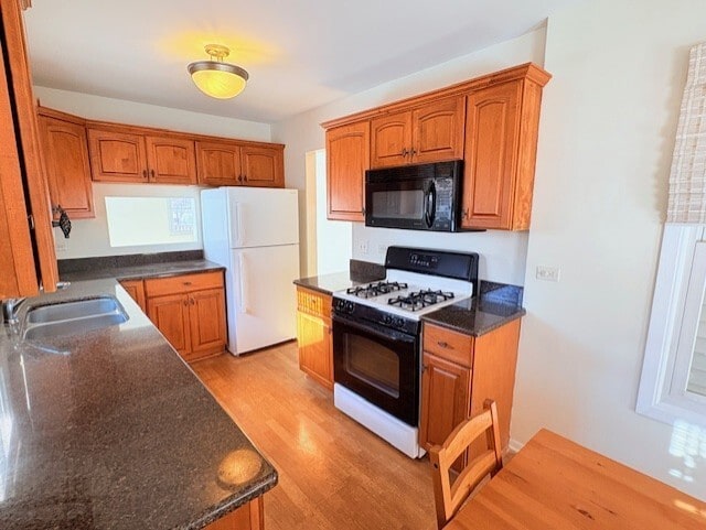 Photo - 1880 Paddington Ave