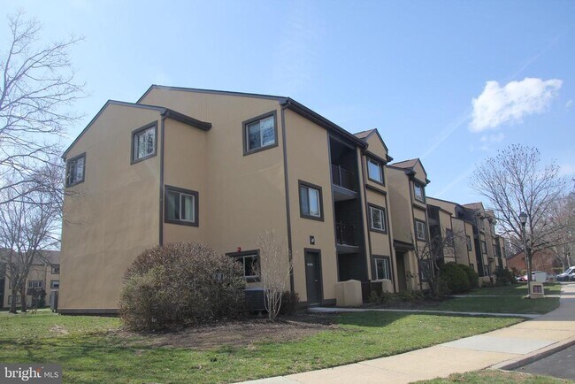 Photo - 3121 Sayre Dr