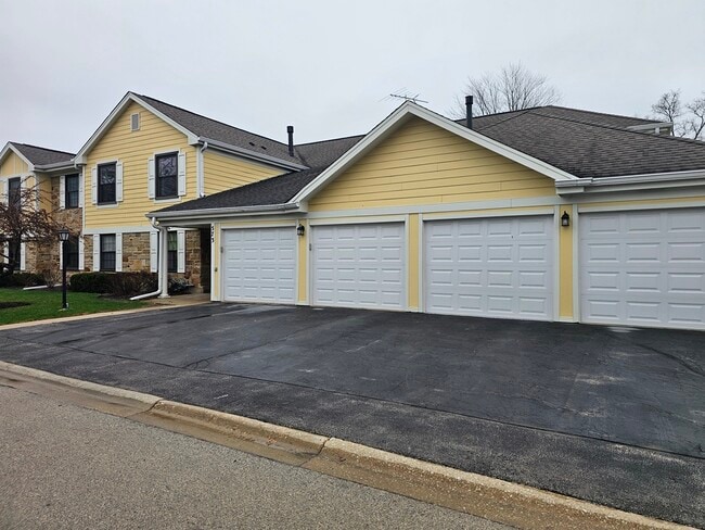 Photo - 573 Greystone Ln