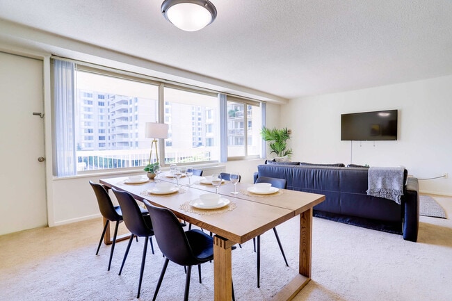 Photo - 1600 S Eads St Unidad FL6-ID1022553P