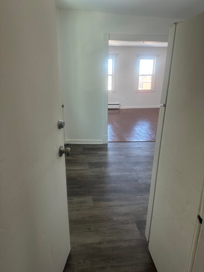 Photo - 125 Harwinton Ave