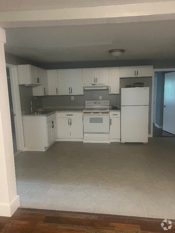 Building Photo - 77 Weatherly St Unit Apt B