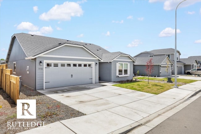 Photo - 3 Bedroom 2 Bath Home in Medford!