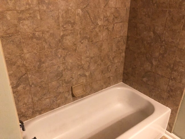 Photo - 304 Gary Cir