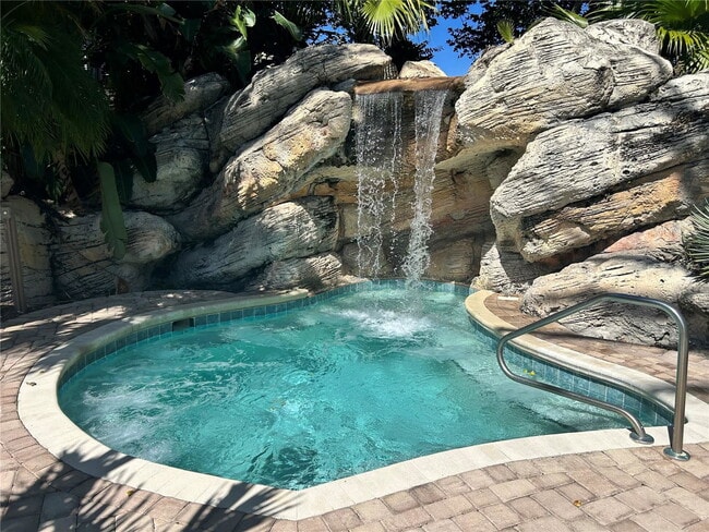 Photo - Westpointe Boulevard, Orlando, FL 32835 - 1 BR 1 BA condo Unidad 712