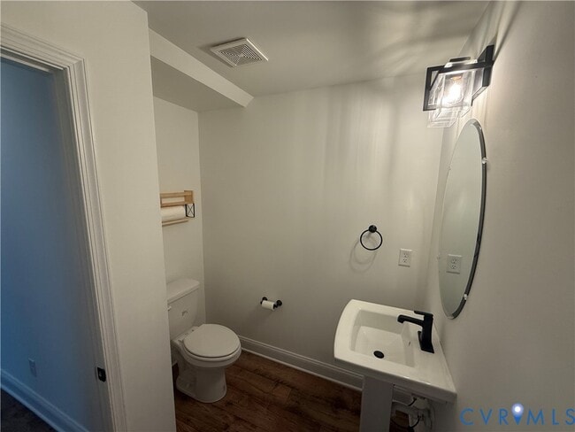 Photo - 7048 Dunton Rd