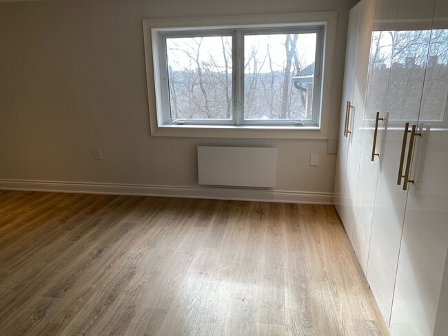 Photo - 172 Humbercrest Blvd Unit Studio