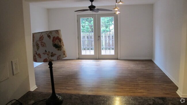 Building Photo - 9606 Vinca Cir Unit A Rental