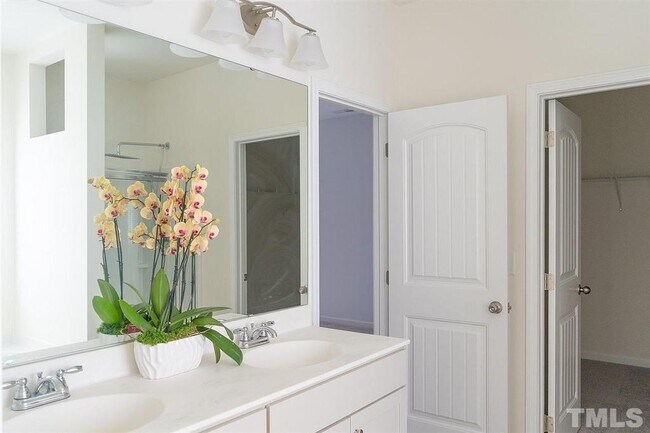 Photo - 1004 Archer Ln