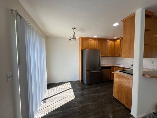 Photo - 3 Bedroom 2 Bath Duplex in Springfield on a cul-de-sac