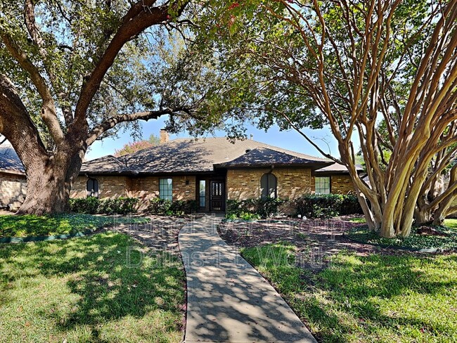 Photo - 1108 Huntington Dr House