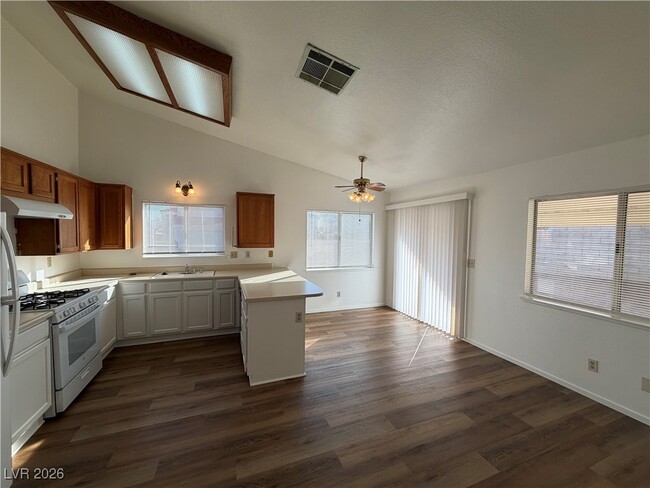 Photo - 6301 Copperfield Ave