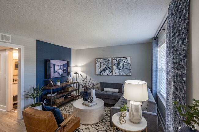 2BR, 1.5BA - 950SF - Living Room