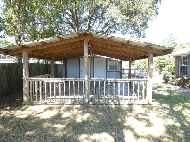 Building Photo - Charming 4-Bedroom Home With Sunroom