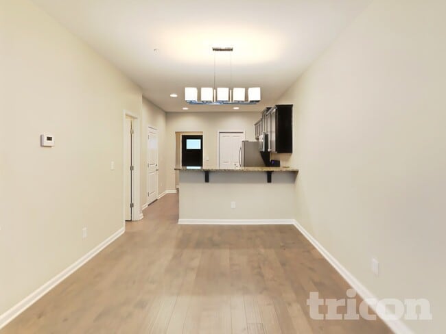 Photo - 405 Riverwood Ct