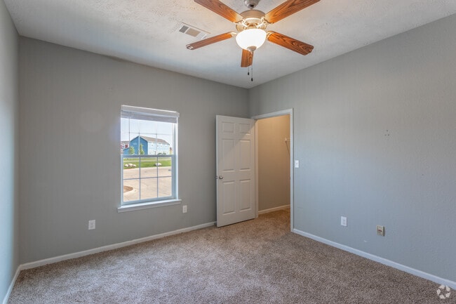 3BR, 2BA - 1,350SF