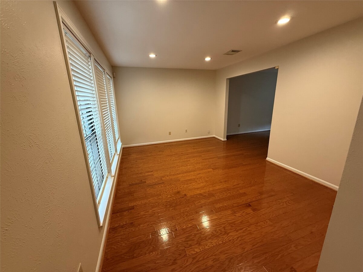 Photo - 6810 Redwood Falls Dr